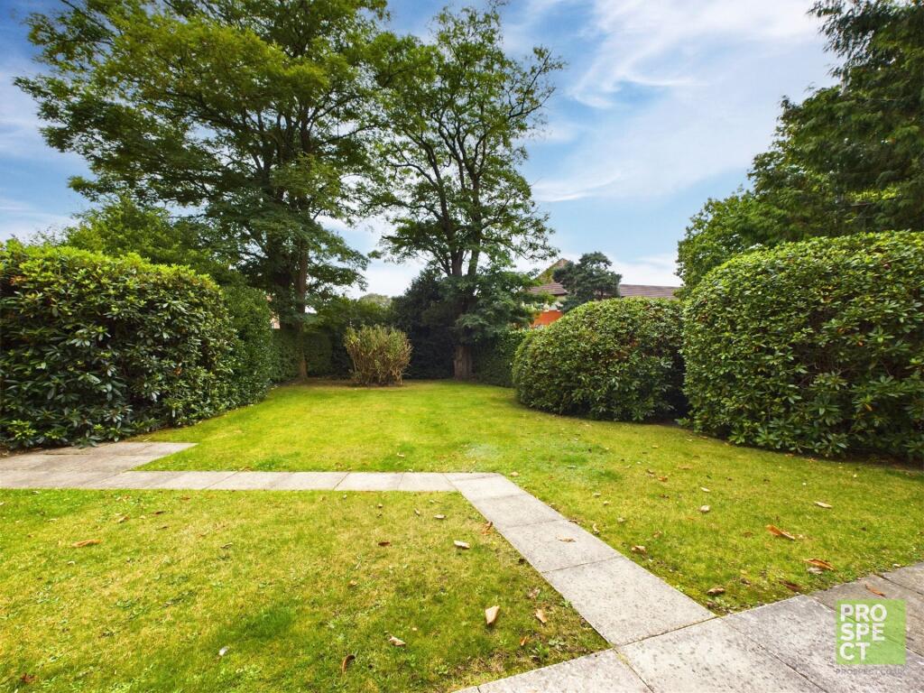Apartment in Crowthorne, Bracknell Forest - More