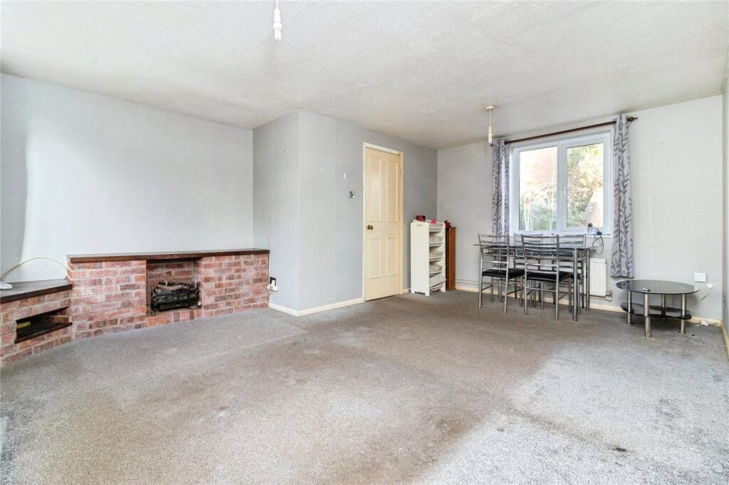House in Torquay, Torbay - More