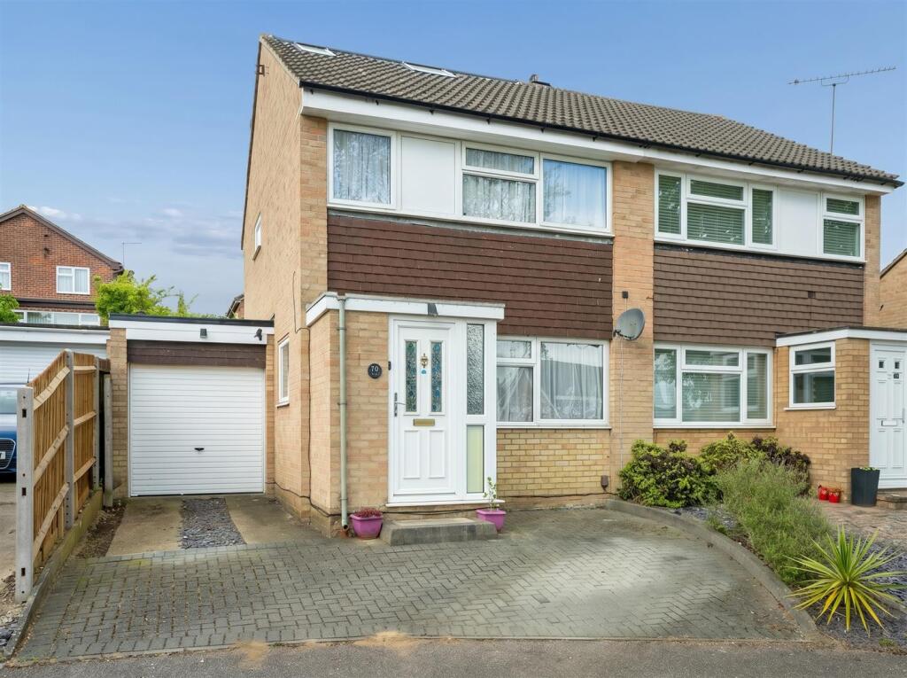 Main image of property: Broom Grove, Knebworth