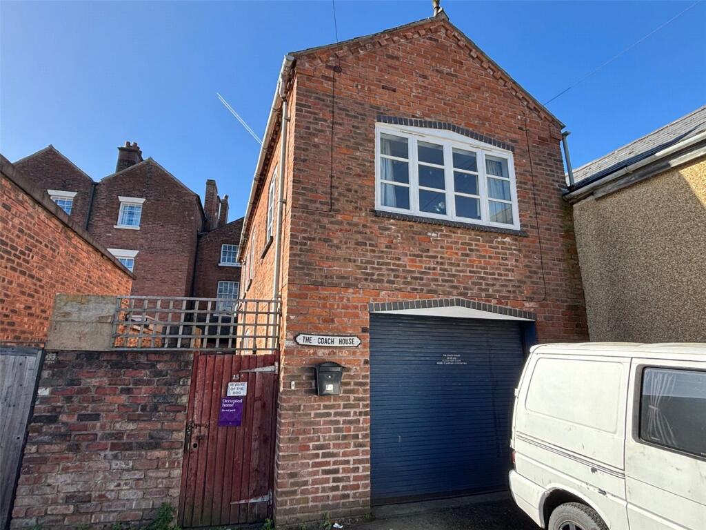 1-bed flat on The Parade, Wellington, Telford, Shropshire, TF1, £140,000