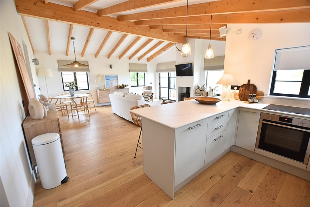 House in Humberston, Humberston Fitties, North East Lincolnshire - View 2
