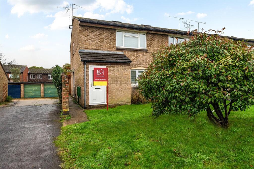 Main image of property: Medina Close, Wokingham, Berkshire RG41 3TZ