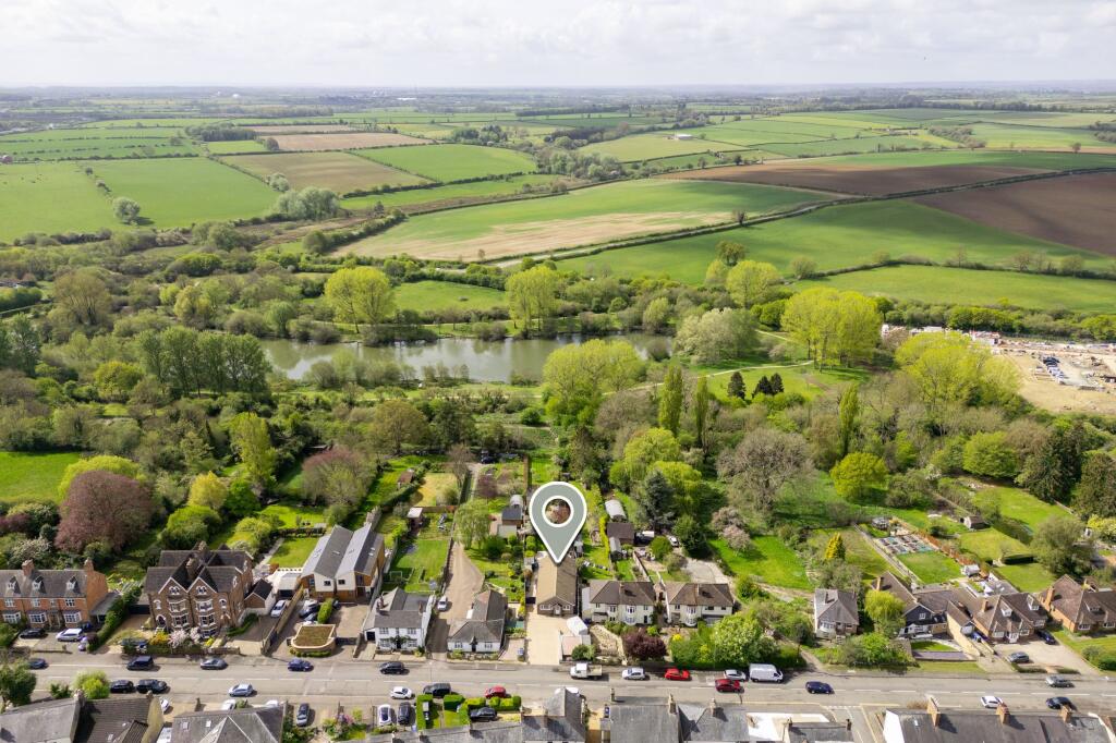 House in Northampton - View 5