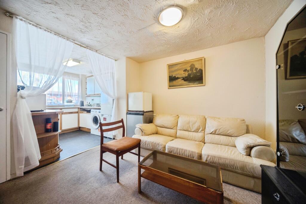 House in Milton Keynes - View 4