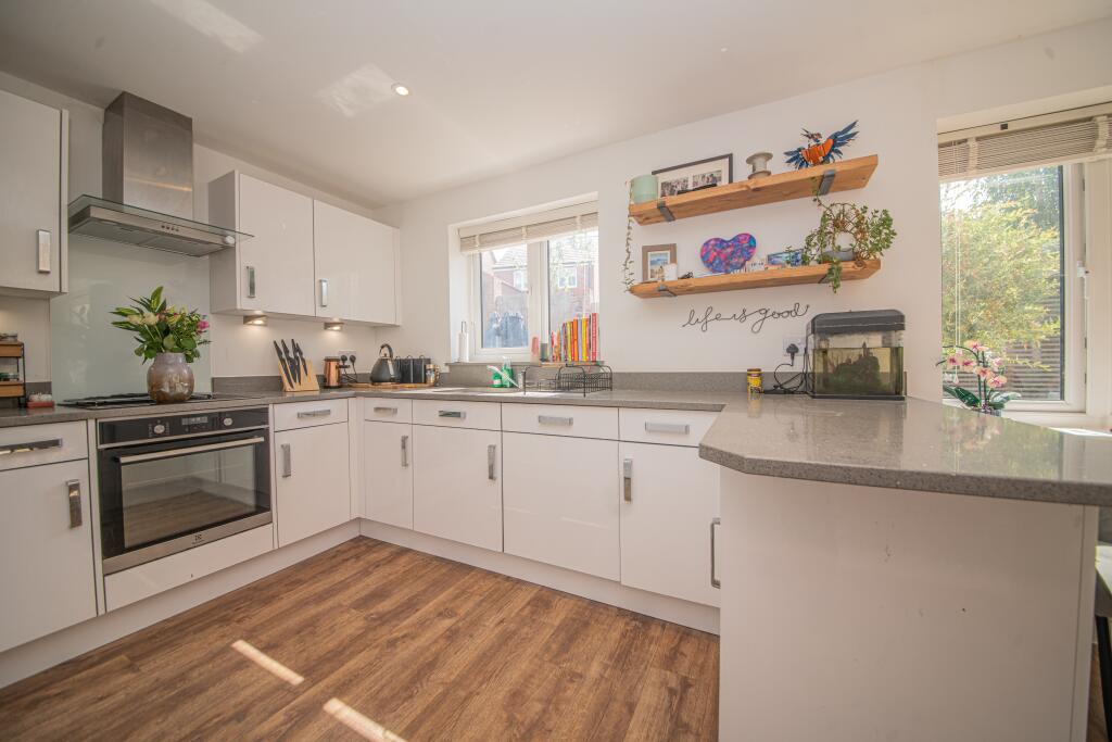 House in Eastleigh, Fair Oak and Horton Heath - View 3
