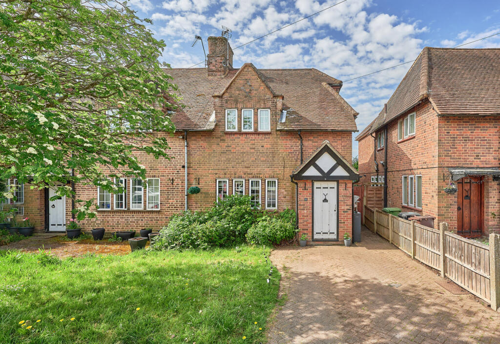 Main image of property: Barnfield Road, Harpenden, Hertfordshire, AL5