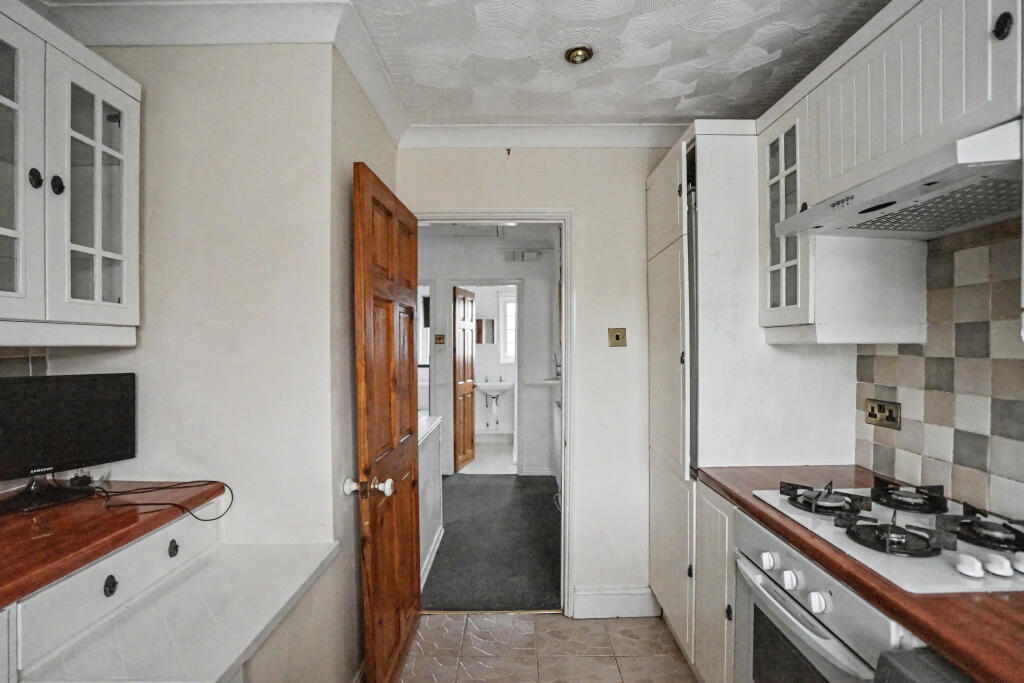 Apartment in Dartford, Kent - More
