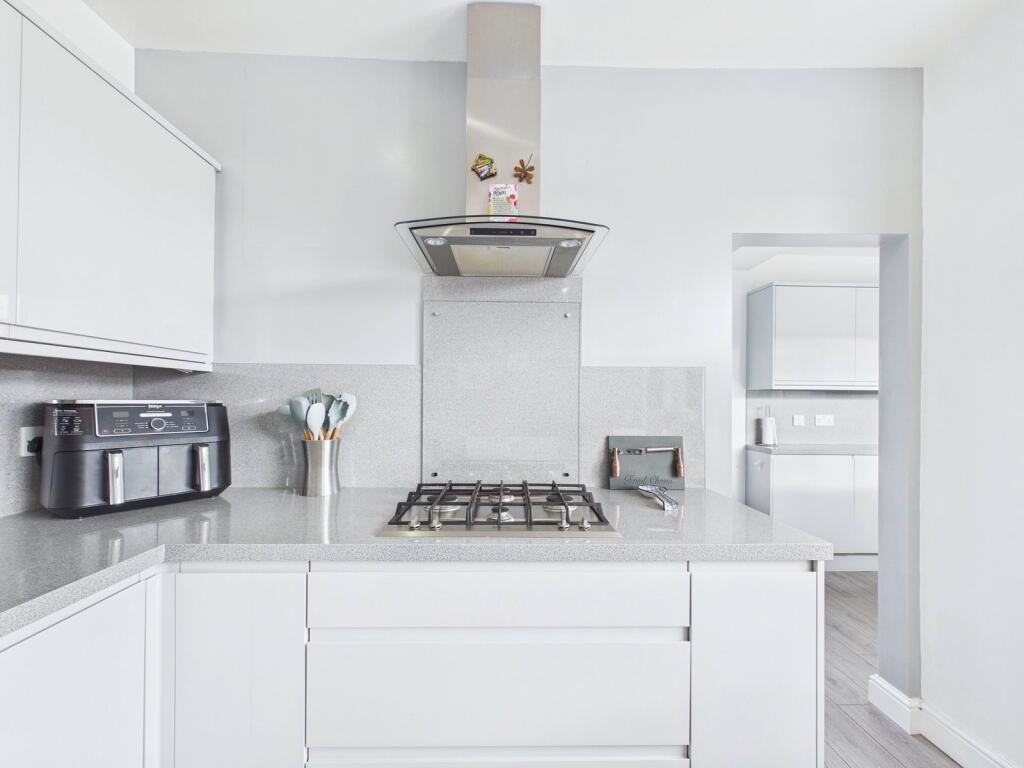 Apartment in Torquay - More