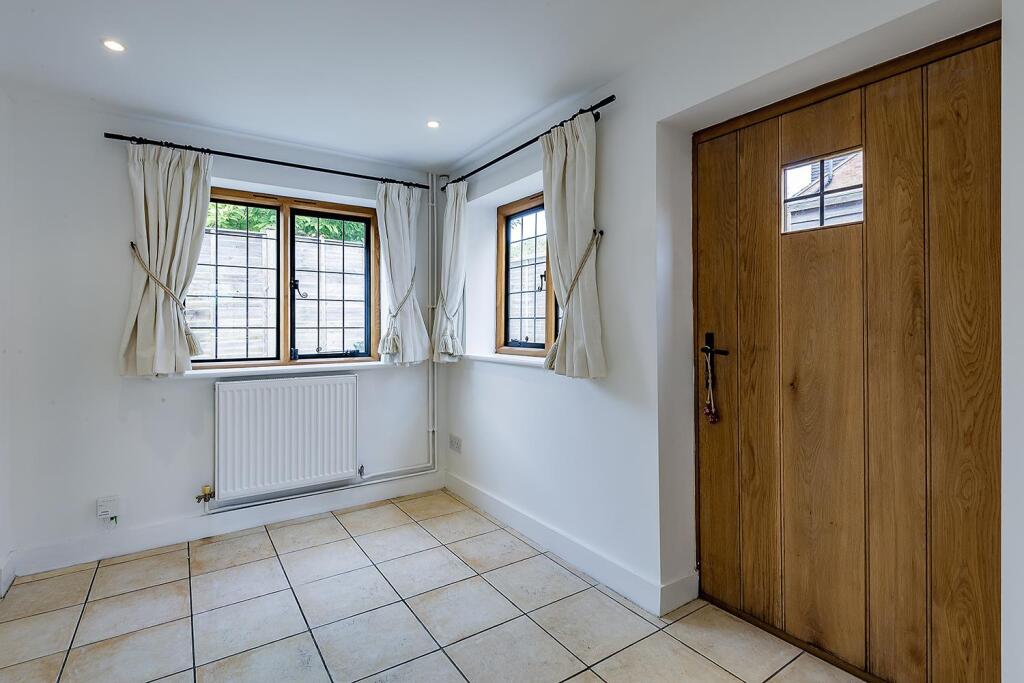 House in Hockley Heath - View 3