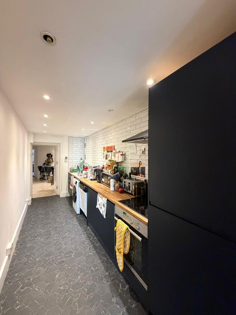 Apartment in Brighton - View 4