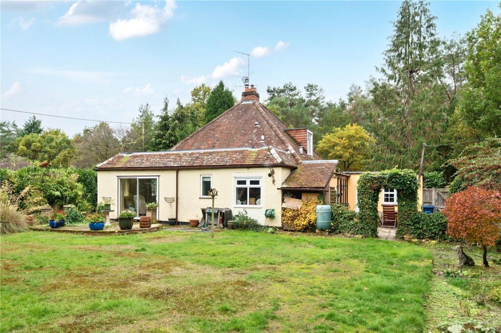 Sandy Lane, Rushmoor, Farnham, Surrey, GU10 photo 3