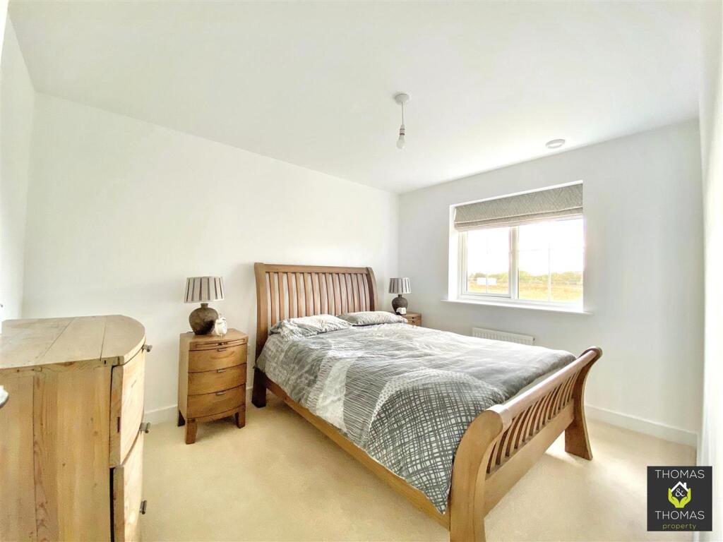 House in Tewkesbury, Abbotswood, Brockworth - More