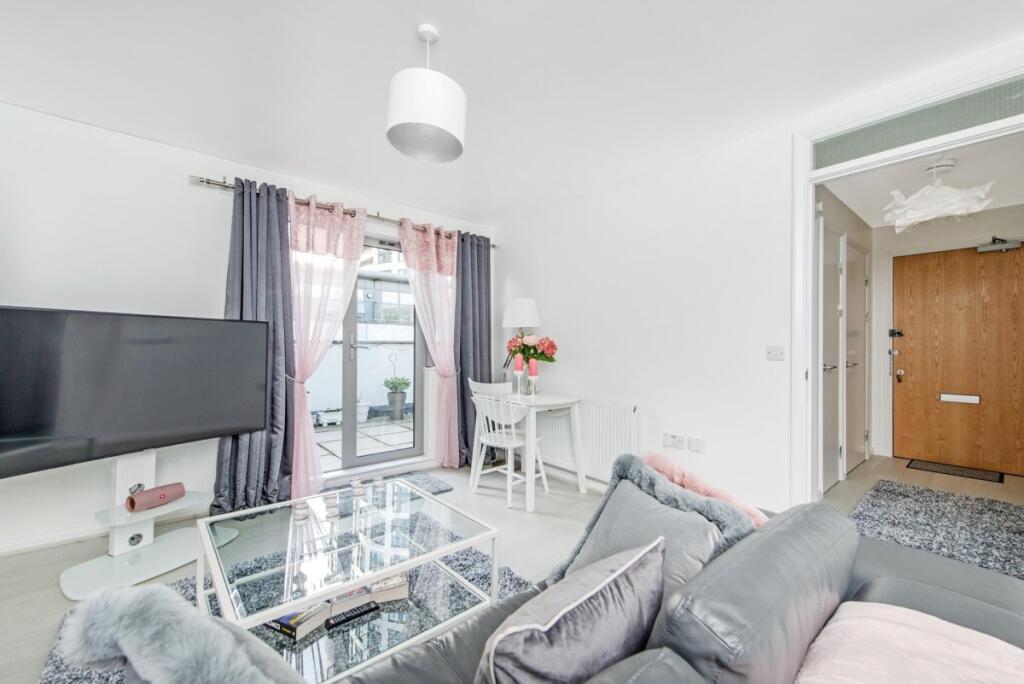 Apartment in London, London Borough of Hackney - More