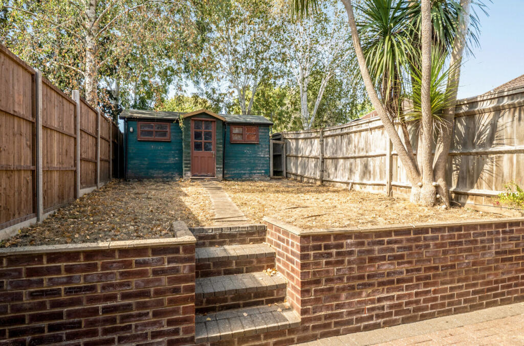 House in Guildford, Surrey - View 3