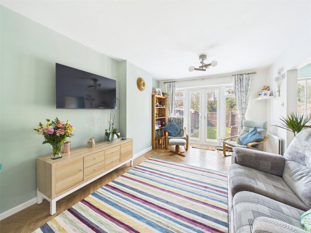 Brinsons Close, Burton, Christchurch, Dorset, BH23 photo 4