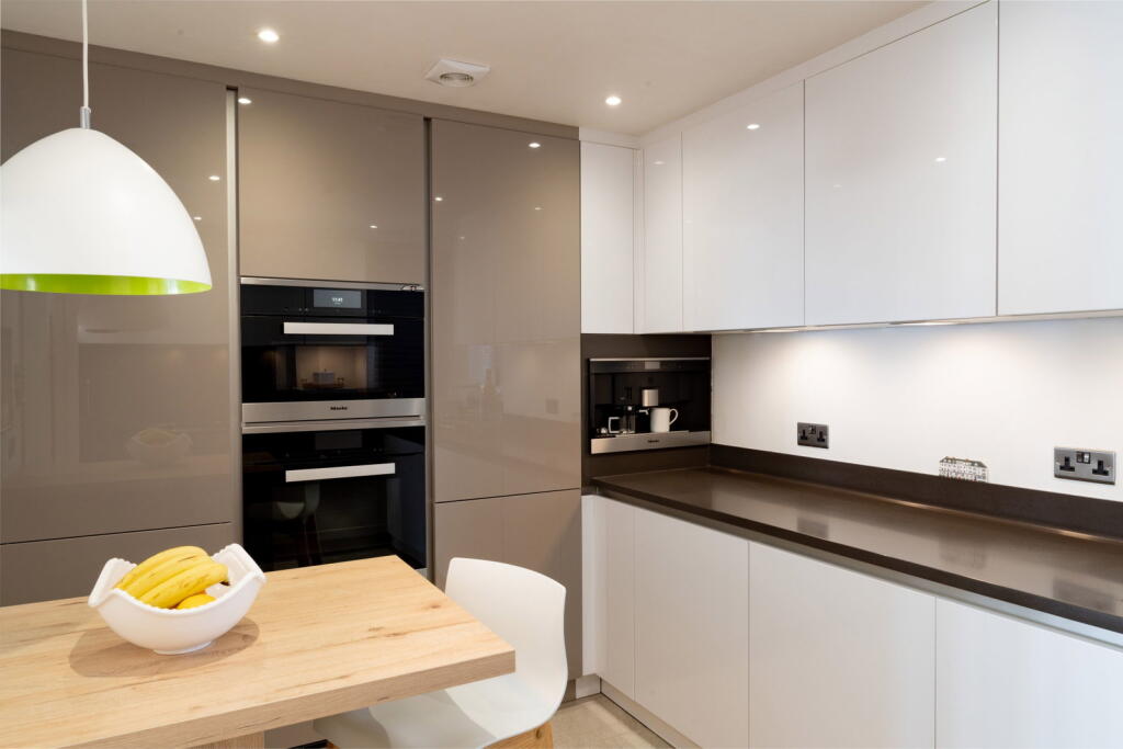 Apartment in Truro - View 5