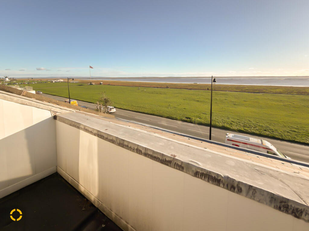 Beach Street, Lytham St. Annes, FY8 photo 4