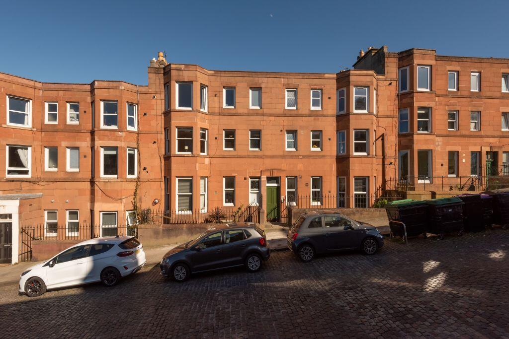 Main image of property: 1F1, 254 Newhaven Road, Edinburgh, EH6 4LH