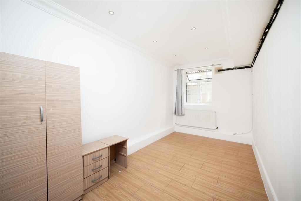 Apartment in London - More