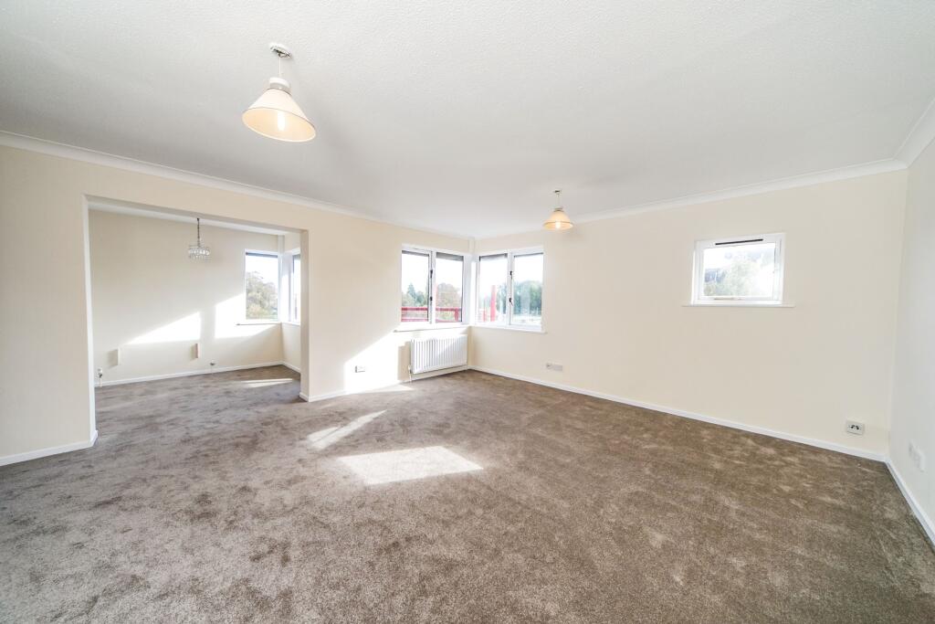 Apartment in Reading - View 3