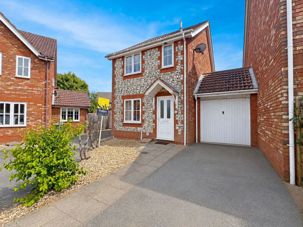 Main image of property: Warren Chase, Kesgrave, IP5