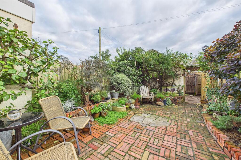 Central location in Clevedon photo 2