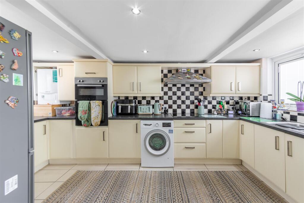 House in Newcastle upon Tyne, Westerhope - More