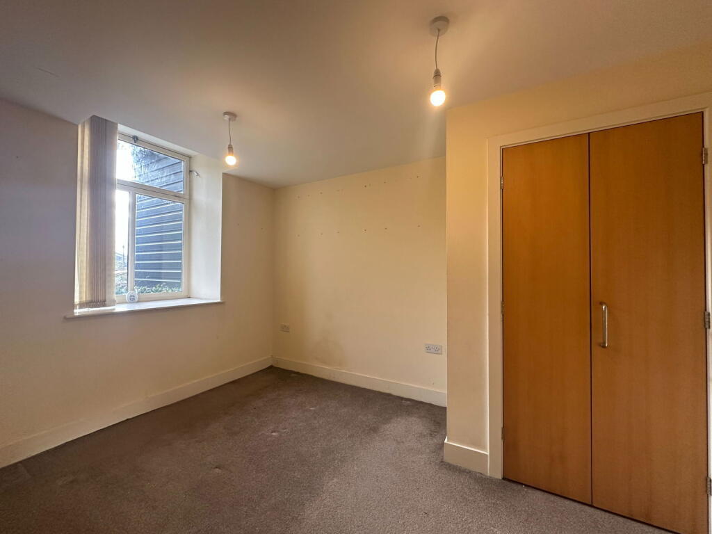 Apartment in Kirklees, West Yorkshire - More