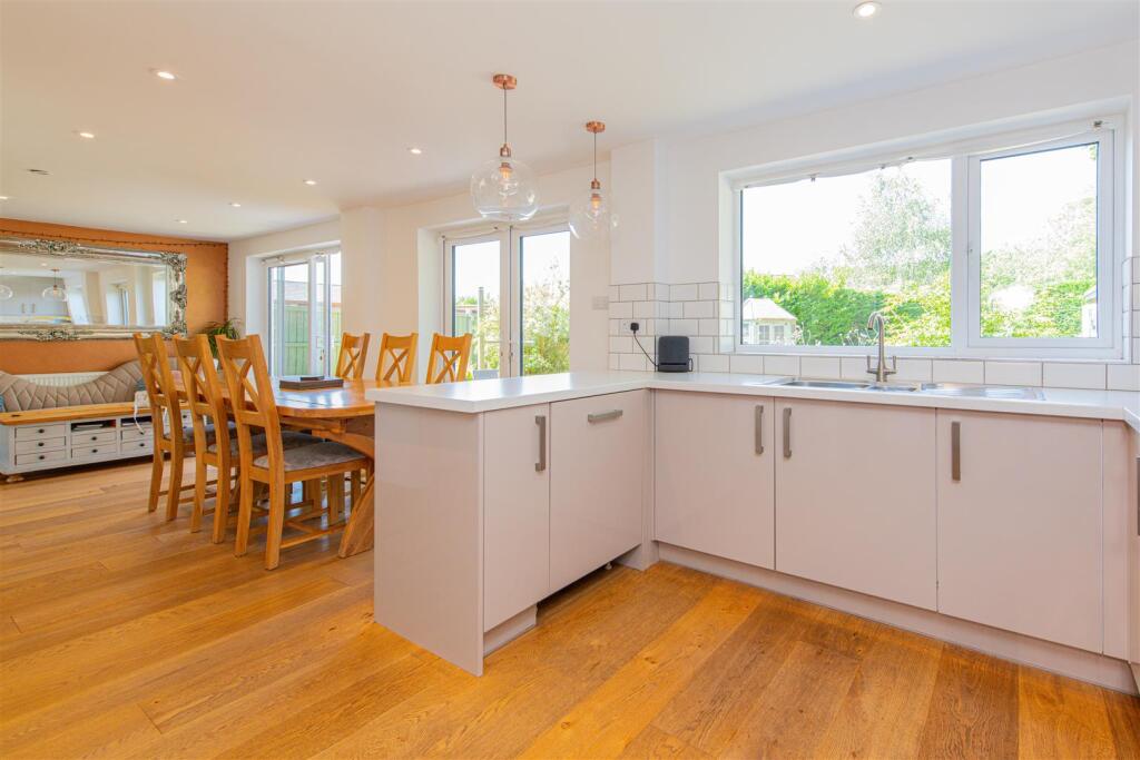 House in Kettering, North Northamptonshire - View 5