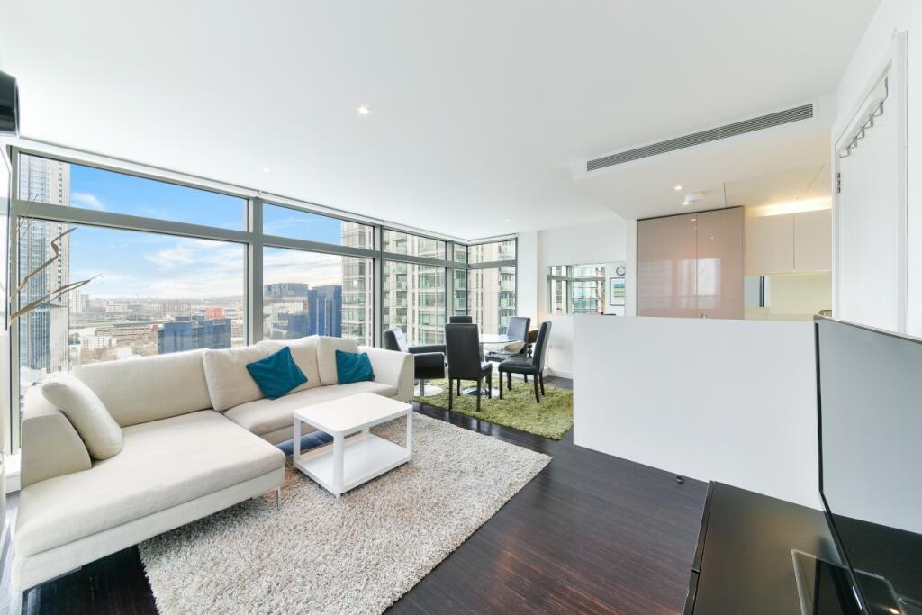 2-bed flat on Pan Peninsula, Pan Peninsula Square, Canary Wharf, London, E14, £595,000