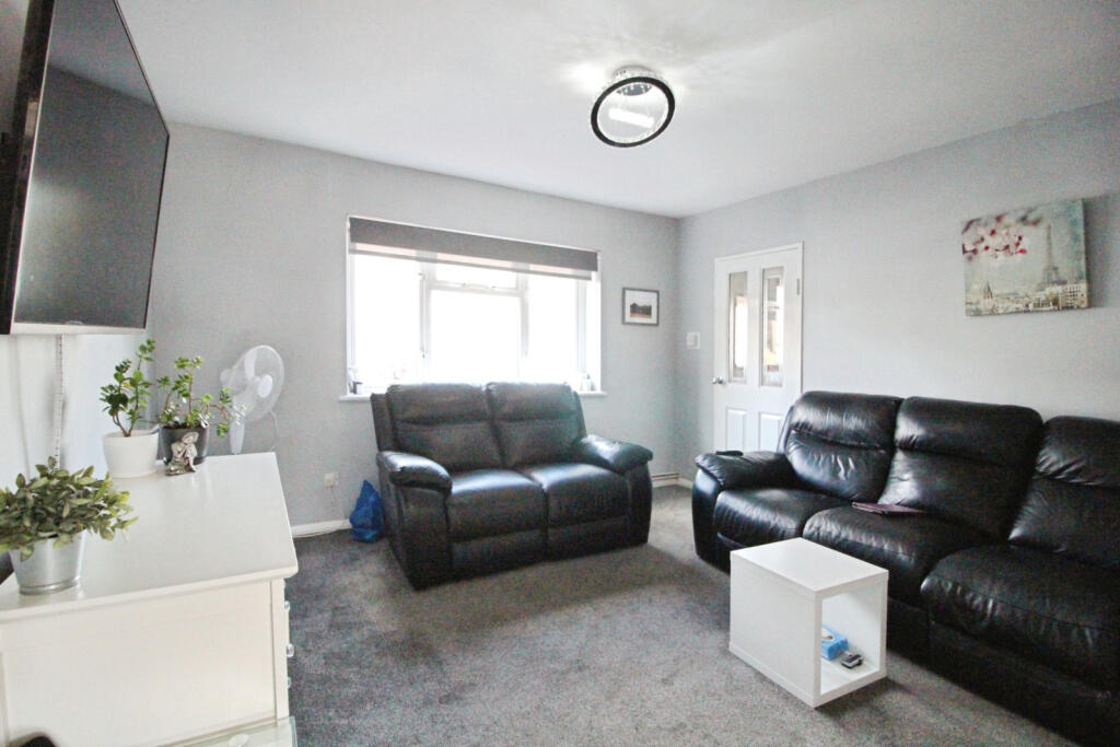 Dagenham, RM10 photo 4