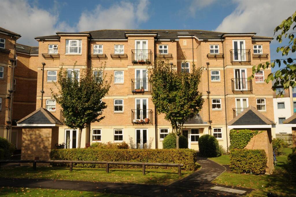 Main image of property: 61 Venneit CloseRoger Dudman WayOxford