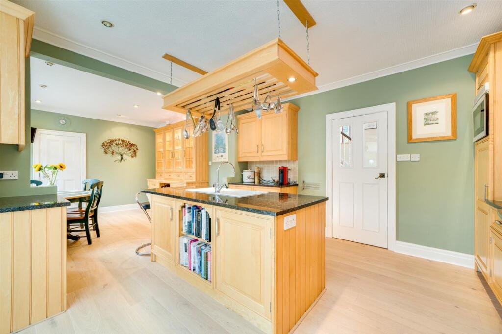 Additional image 10 of Acacia Park Drive, Apperley Bridge, West Yorkshire, BD10