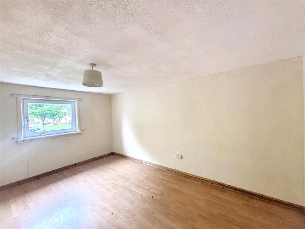 House in Dunfermline, Fife - View 4