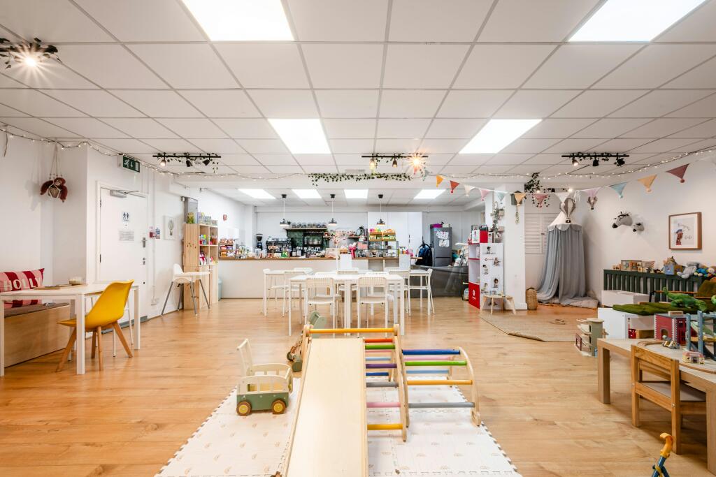 Oakwood Hse GF - Low Res 1.jpg