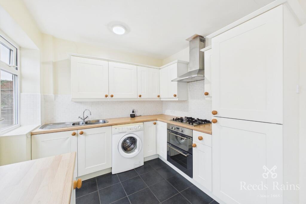 House in Wakefield - View 3