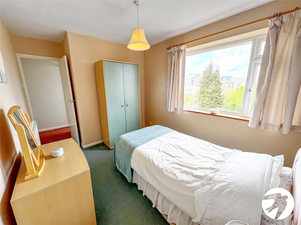 Apartment in Maidstone, Kent - More