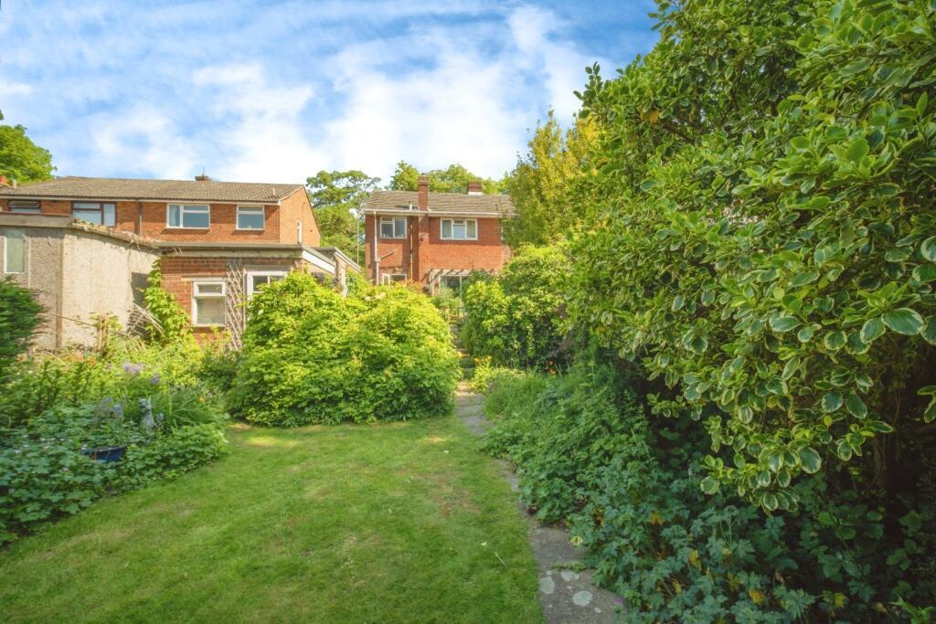 House in Guildford - View 2