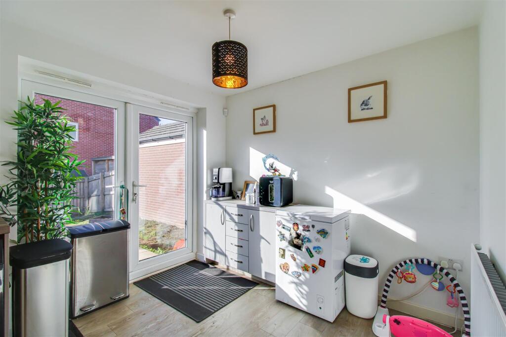 House in Kirklees, Earlsheaton - View 3