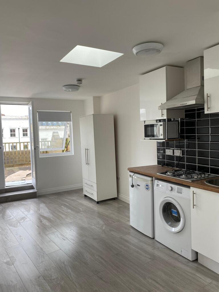 Studio flat for rent