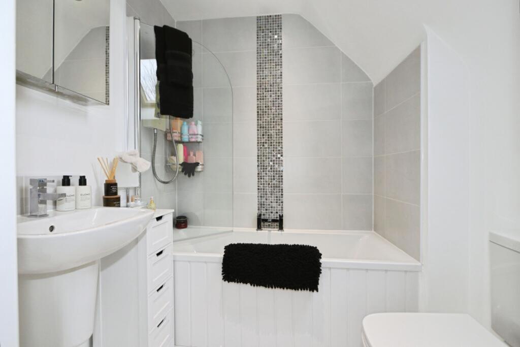 Apartment in Leicester - More