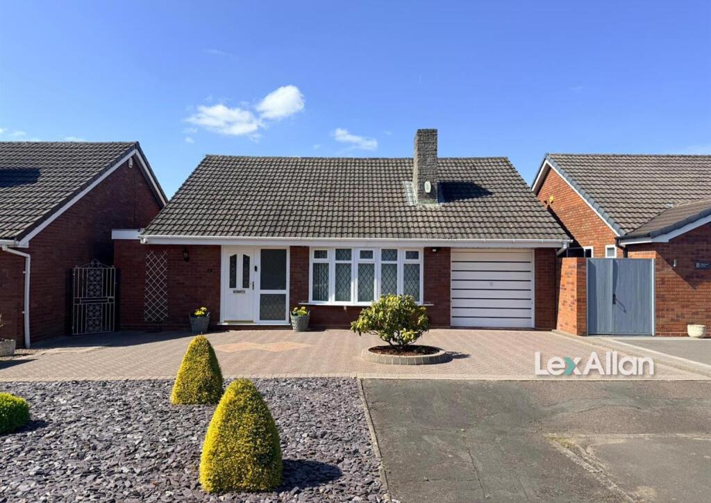 Maywood Close, Kingswinford photo 2