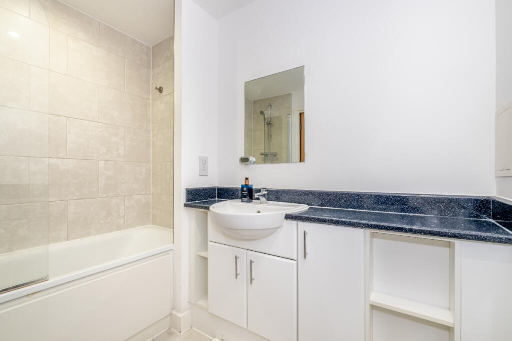 Apartment in London - More