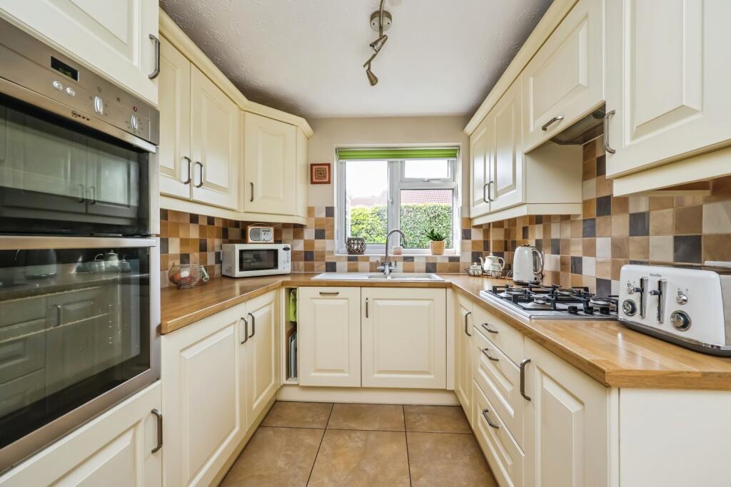 House in Nottingham, Assarts Farm Estate, Nuthall - View 3