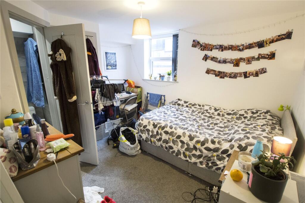 5 bedroom house for rent