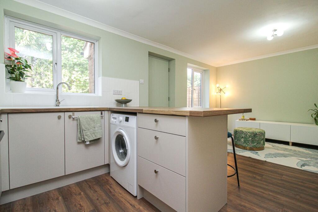 House in Hart, Church Crookham, Fleet - View 4