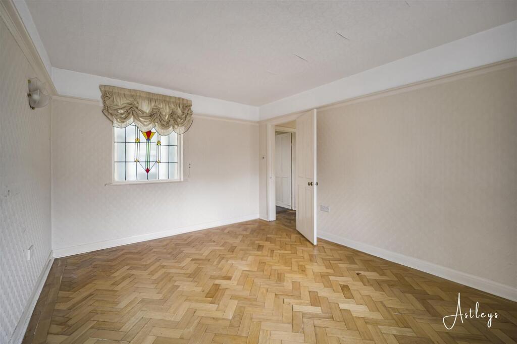 House in Tonna, Neath Port Talbot - View 5