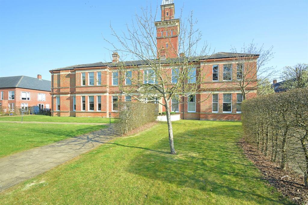 Main image of property: CHAIN FREE * GATCOMBE