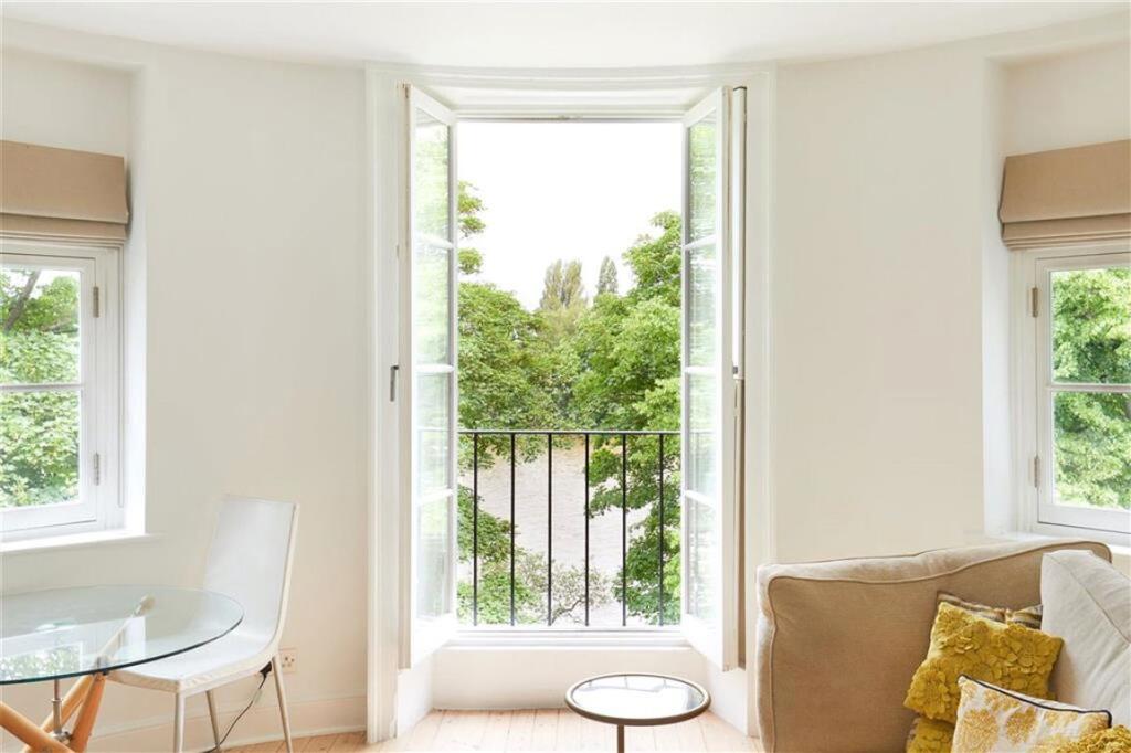Apartment in London, Mortlake - View 2