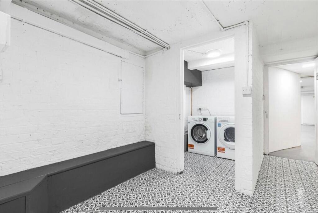 Apartment in London - More